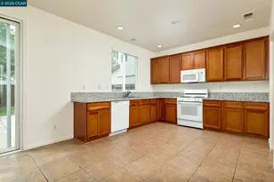 7690 Roosterfish Way, Sacramento, CA 95828 - Photo 3