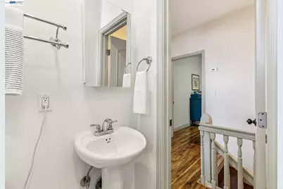 1806 8th Ave, Oakland, CA 94606 - Photo 29