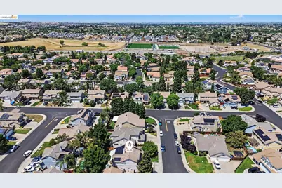 1045 Dawn Ct, Brentwood, CA 94513 - Photo 51