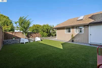3547 Magnolia Dr, Alameda, CA 94502 - Photo 31