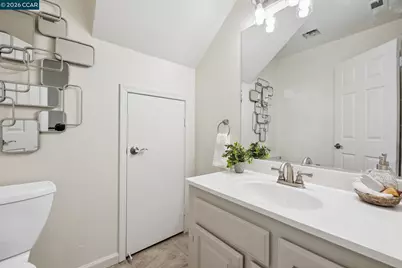205 Hidden Creek Ct, Martinez, CA 94553 - Photo 21