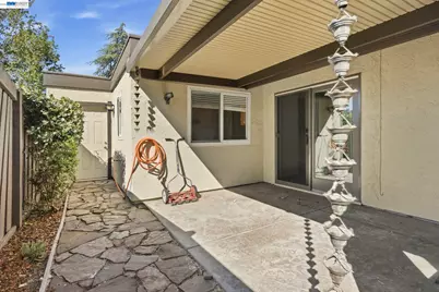 165 Fairoaks Dr, Vacaville, CA 95688 - Photo 17
