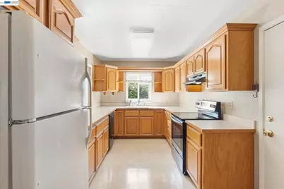 165 Fairoaks Dr, Vacaville, CA 95688 - Photo 13
