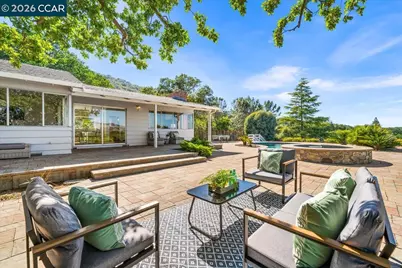 300 Oak View Ter, Danville, CA 94526 - Photo 39