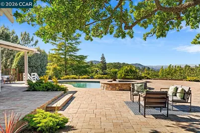 300 Oak View Ter, Danville, CA 94526 - Photo 37
