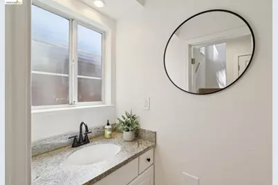 2170 Arrowhead Dr, Oakland, CA 94611 - Photo 31