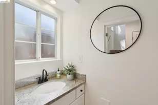 2170 Arrowhead Dr, Oakland, CA 94611 - Photo 31