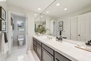 35 Bay Forest Ct, Oakland, CA 94611 - Photo 29