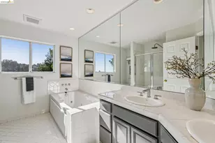 35 Bay Forest Ct, Oakland, CA 94611 - Photo 43