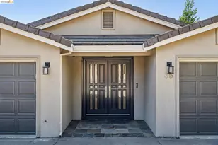 35 Bay Forest Ct, Oakland, CA 94611 - Photo 3