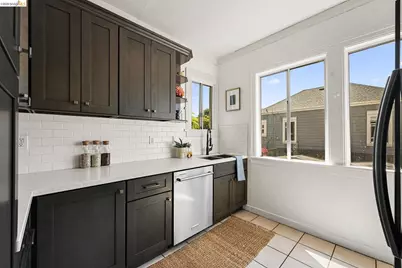 1137 Peralta St, Oakland, CA 94607 - Photo 11