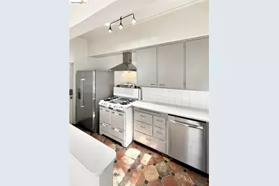 339 Hanover Ave, Oakland, CA 94606 - Photo 27