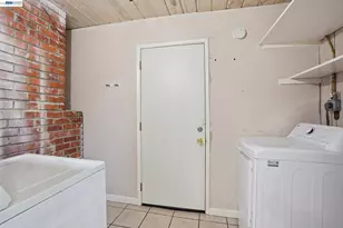 2102 Overhill Rd, Concord, CA 94520 - Photo 19