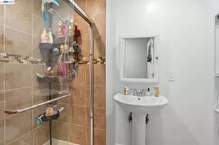 2102 Overhill Rd, Concord, CA 94520 - Photo 27