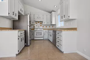 247 Sparrow Dr, Hercules, CA 94547 - Photo 17