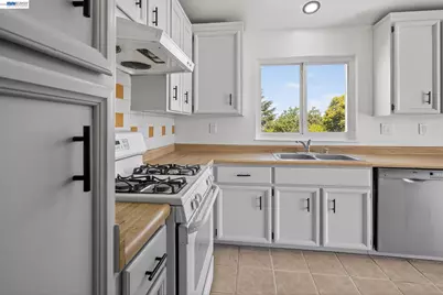 247 Sparrow Dr, Hercules, CA 94547 - Photo 19
