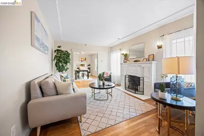 5340 Walnut St, Oakland, CA 94619 - Photo 5