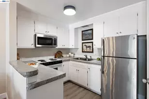 1825 Shoreline Dr, Alameda, CA 94501 - Photo 13
