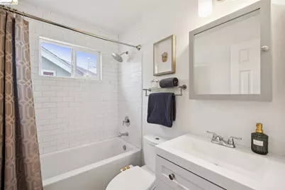 2207 Damuth St #2, Oakland, CA 94602 - Photo 25