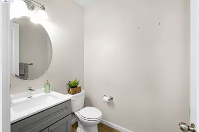 6299 Rocky Point Ct, Oakland, CA 94605 - Photo 25