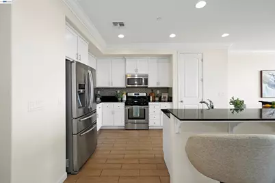 6299 Rocky Point Ct, Oakland, CA 94605 - Photo 9