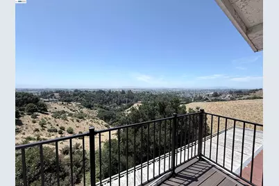 9155 Crest Ave, Oakland, CA 94605 - Photo 29