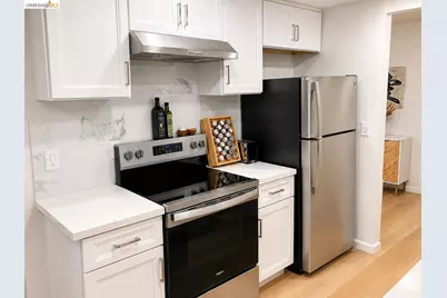 8761 Mountain Blvd #11, Oakland, CA 94605 - Photo 1