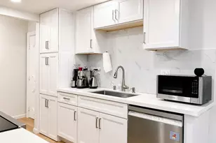 8761 Mountain Blvd, Oakland, CA 94605 - Photo 11