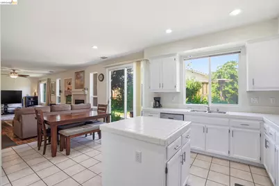 1315 Oakcrest Way, Antioch, CA 94509 - Photo 41