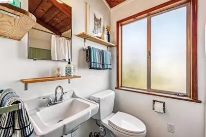 335 Vermont Ave, Berkeley, CA 94707 - Photo 25