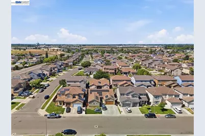 530 Seaport Village Drive, Livingston, CA 95334 - Photo 17