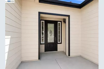 530 Seaport Village Drive, Livingston, CA 95334 - Photo 5