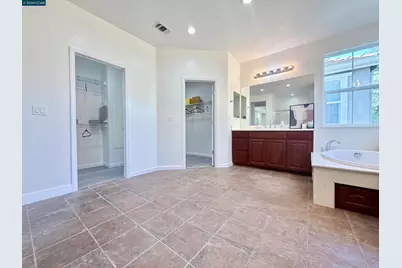 7240 Willow Creek Cir, Vallejo, CA 94591 - Photo 23
