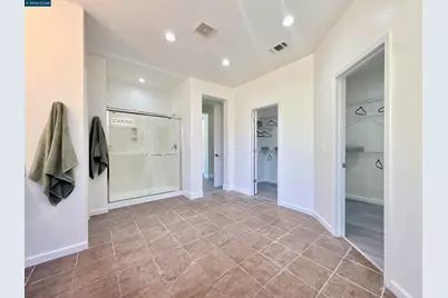 7240 Willow Creek Cir, Vallejo, CA 94591 - Photo 21