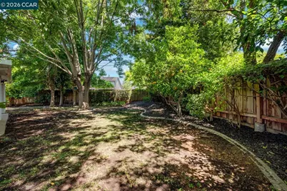 1642 Carriage Dr, Walnut Creek, CA 94598 - Photo 43