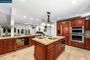 1642 Carriage Dr, Walnut Creek, CA 94598 - Photo 17