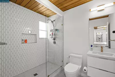 8010 Shay Dr, Oakland, CA 94605 - Photo 27