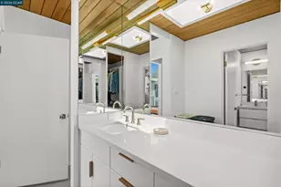 8010 Shay Dr, Oakland, CA 94605 - Photo 21