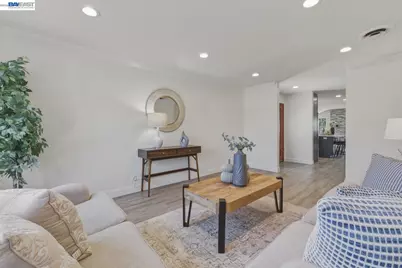 35760 Haley St, Newark, CA 94560 - Photo 9