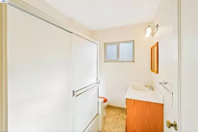15879 Via Cordoba, San Lorenzo, CA 94580 - Photo 9