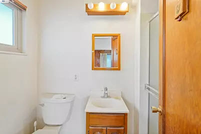 15879 Via Cordoba, San Lorenzo, CA 94580 - Photo 7