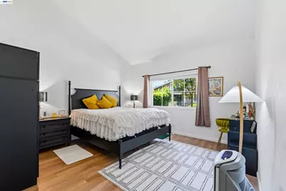2402 Heathrow Ln, San Leandro, CA 94577 - Photo 29