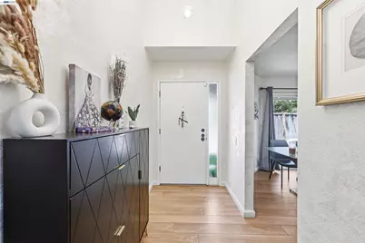 2402 Heathrow Ln, San Leandro, CA 94577 - Photo 5