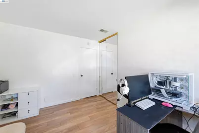 2402 Heathrow Ln, San Leandro, CA 94577 - Photo 39