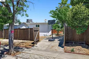 1202 P St, Livermore, CA 94551 - Photo 25