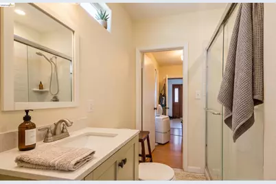 5081 Congress Ave, Oakland, CA 94601 - Photo 13