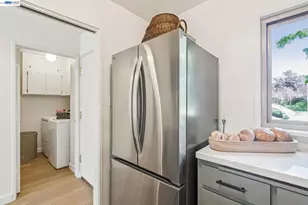 1159 Island Dr, Alameda, CA 94502 - Photo 9