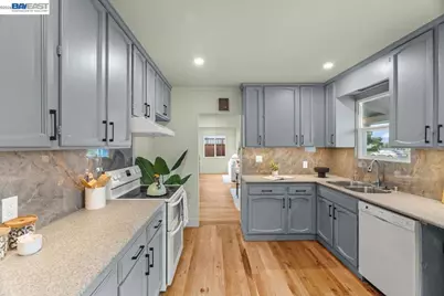 320 Beach Rd, Alameda, CA 94502 - Photo 25
