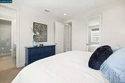 1380 Julia Ln, Concord, CA 94519 - Photo 11