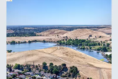 2458 Grimsby Dr, Antioch, CA 94509 - Photo 3